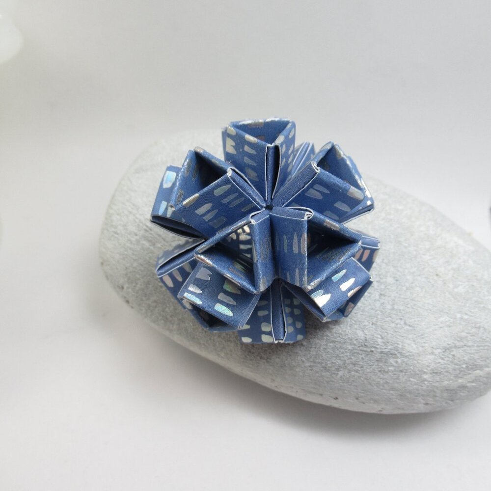 Geometric Origami Brooch - Picture 9 of 10